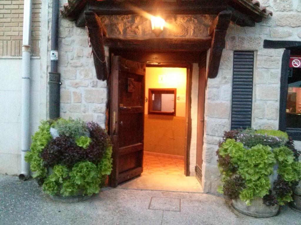 Hostal Suetxe Los Arcos Luaran gambar